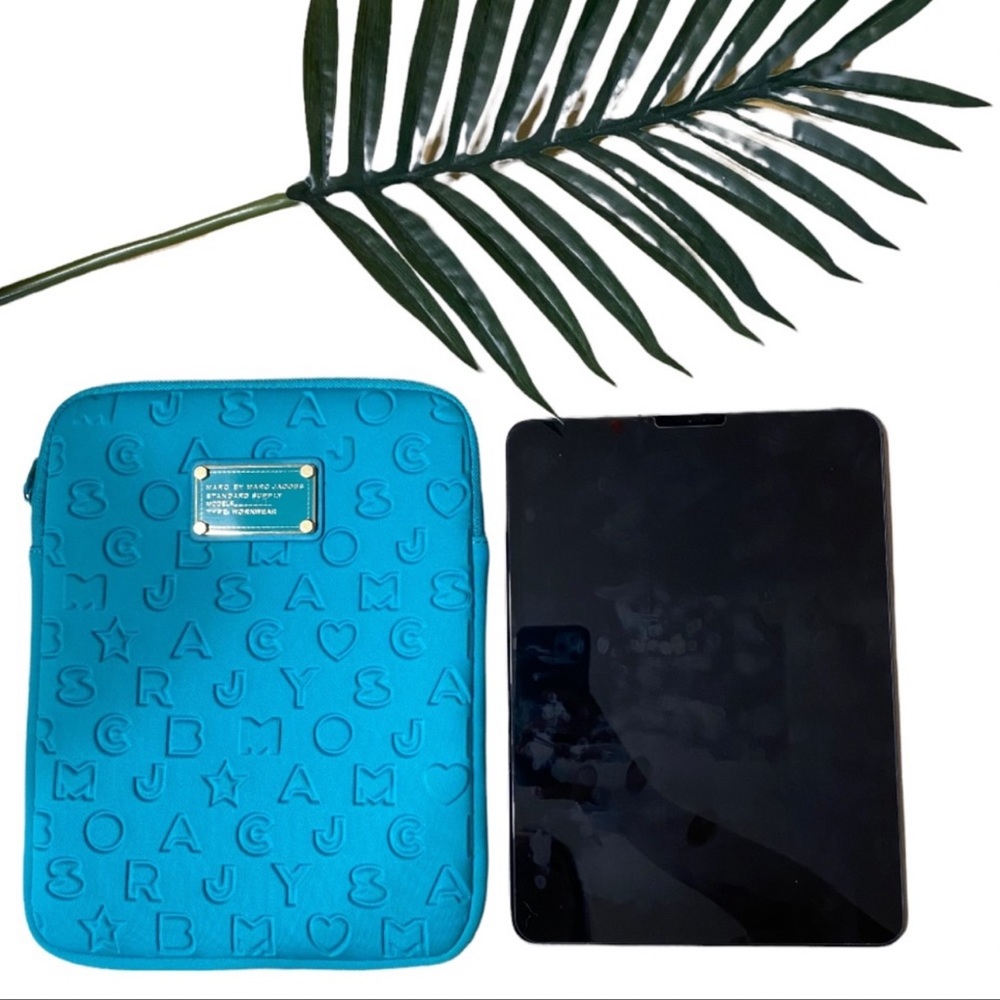 NIB Marc Jacobs Tablet Case - Picture 3 of 9